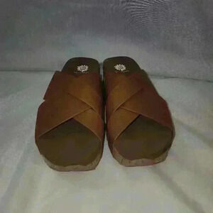 Yellow box chela sandals